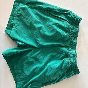 lululemon athletica Men's green pace breaker short 5” unlined - S